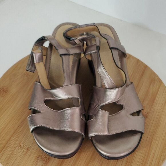 Naturalizer Villette Metallic Leather Bronze Wedge Heel Sandals Size 10W - Picture 7 of 11